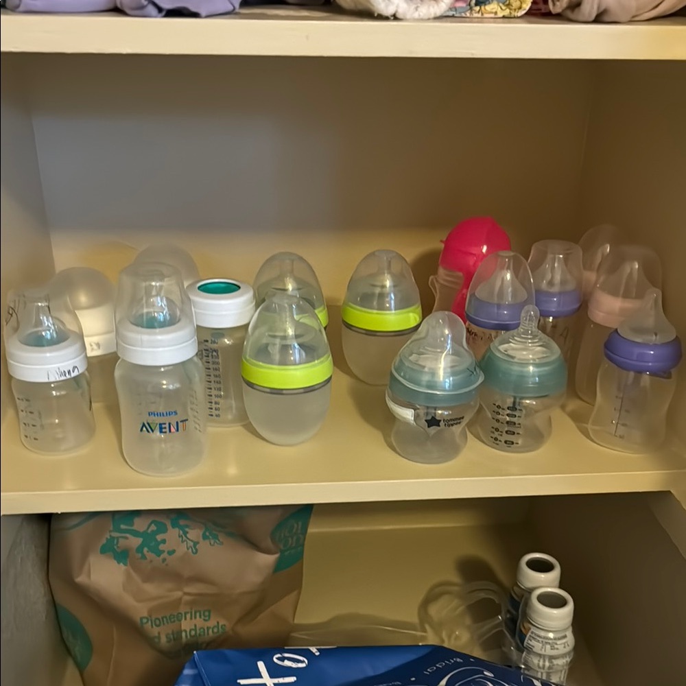 Como Tomo bottles